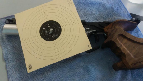 Bueno, para animar el foro un poco, propongo colgar fotos de dianas y arma usada para ello, pudiendo ser 140