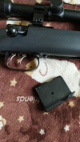 Buen día, para hacer hueco en Armero, vendo rifle Anschutz 1740, calibre 222 Rem., cargador de 3 disparos, 12