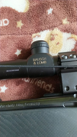 Buen día, para hacer hueco en Armero, vendo rifle Anschutz 1740, calibre 222 Rem., cargador de 3 disparos, 10
