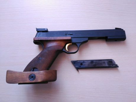 SE VENDE BROWNING INTENACIONAL DEL 22 
EN PERFECTO ESTADO , EL ARMA PERFECTA PARA INICIARSE O  COMPETIR 00