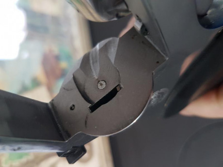 Hola a todos. Pongo a la venta por no usar este Taurus 357 magnum de 6" cromado. 
Como podéis ver 01