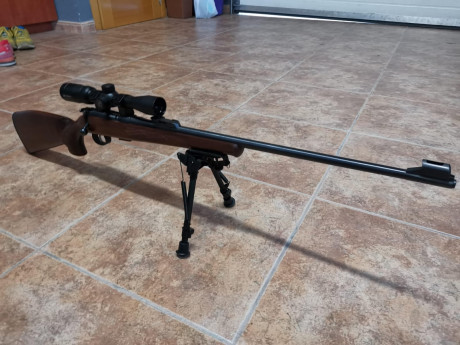 Vendo carabina del .22 LR modelo CZ453 deluxe 
Con disparador a pelo i visor Vortex 2-7 
Bipode buffalo 02