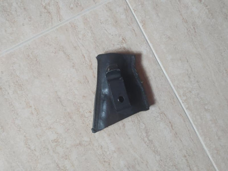 Que tal, busco cargador para star DKL del 9 corto, también busco unas cachas de nácar o similar para el 70