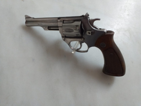 Muy buenas al foro.
Un compañero del club me ha pedido que anuncie un revolver ASTRA del .38 de cuatro 11
