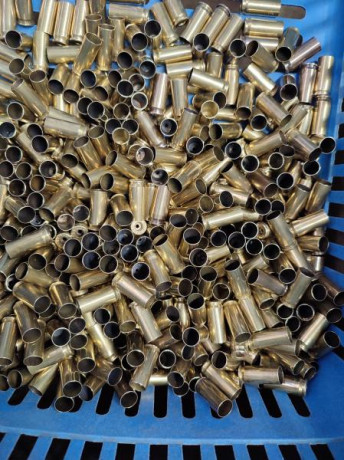 Haciendo limpieza me acaban de salir estas vainas del 38 supercomp 9 largo que no me acordaba que tenía. 00