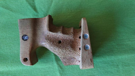 Hola a tod@s,
vendo  cachas anatomicas para  S&W 686, armazón L,  de zurdo y  sin estrenar, 
45 euros, 01