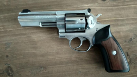   VENDIDO  
Hola a todos,
Vendo revolver  RUGER GP100 357/38 Special  en perfecto estado
con muy poco 00