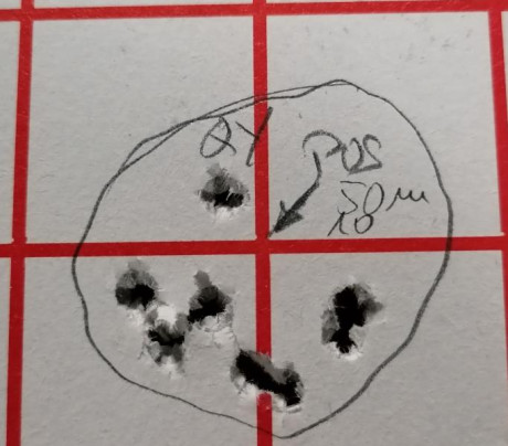 Bueno, para animar el foro un poco, propongo colgar fotos de dianas y arma usada para ello, pudiendo ser 30