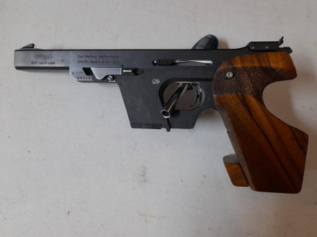 Vendo esta Walther OSP recamarada por armero al 22lr, de hecho esta guiada en F como 22lr.  Tiene mejorado 02