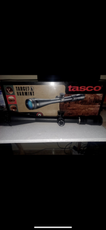 Vendo visor tasco tarjet varmint 10x40x50 lo compré para el tiro y nunca se llegó a estrenar. Lo vendo 00