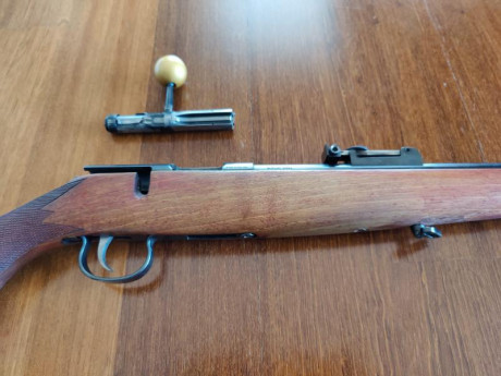 se vende carabina SAKO calibre 22, de cerrojo y monotiro.Con alza micrométrica.Excelente precisión.
Precio 11