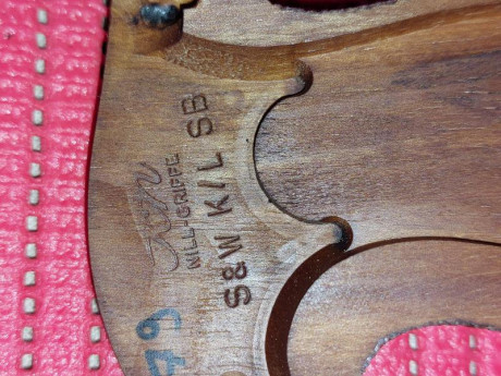 Vendo empuñadura Knill para revolver S&W con armazón square butt, en perfecto estado.
La compre para 11