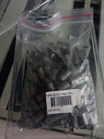 Estoy haciendo limpieza de cal. 38, del que ya no tengo revolver y saco a la venta estás 280 puntas Wadcutter 00