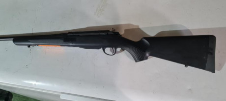 Vendo tika 6.5 creedmor, 4 tiros pegados. El rifle está en Madrid, carretera a1, para ser más precisos. 01
