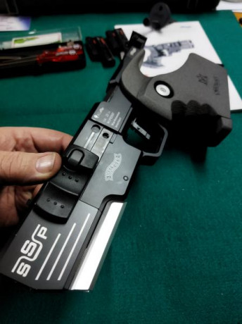 VENDIDA esta pistola Walther SSP 22. 
Talla de cacha anatómica M, tiene sus dos cargadores, maletín, manuales 02