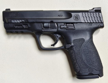 Vendo mi Smith & Wesson m&p 9 2.0 , con dos cargadores y funda fobus interior, guiada en A, está 02