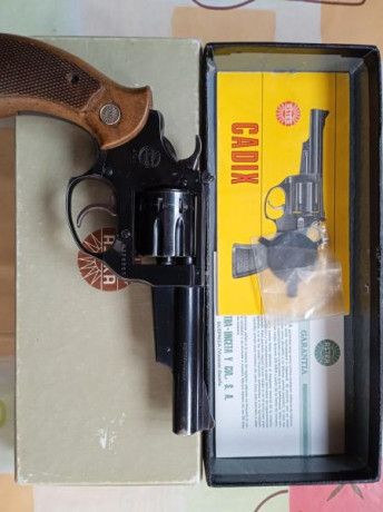 RESERVADO
Vendo revolver Astra cadix del 22, guiado en F 150€
Cambiaría por puntas de 9mm , plomo no 01