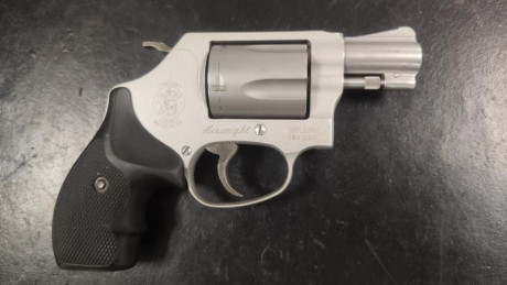 Vendo revólver Smith & Wesson 637

- Color plata mate.
- Modelo 637.
- Calibre 2".
- Tambor 5 02