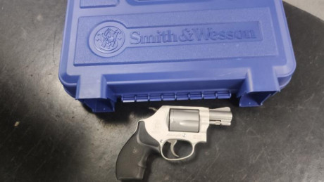 Vendo revólver Smith & Wesson 637

- Color plata mate.
- Modelo 637.
- Calibre 2".
- Tambor 5 01