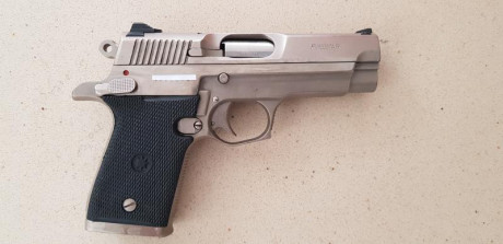 En venta pistola Firestar calibre 9 pb para licencias A , B , F .
Es de las más pequeñas en 9 pb guiables 10