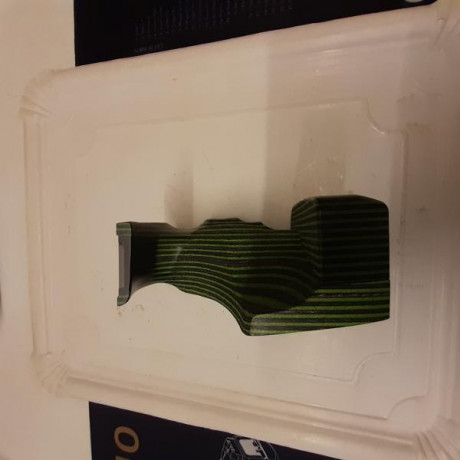 Buenas tardes

Pongo a la venta una cacha Walther SSP nueva, no se ha llegado a poner.

Talla cacha M

El 12