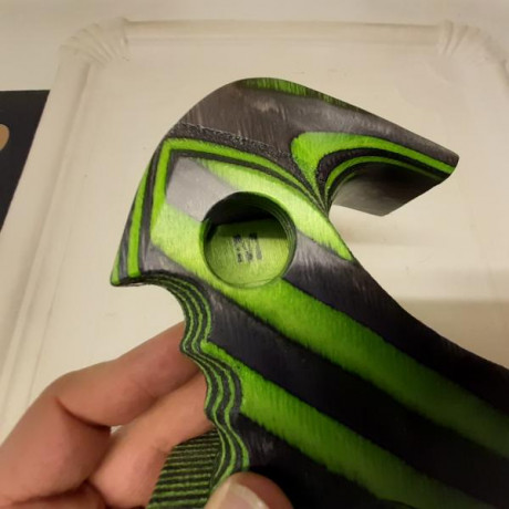 Buenas tardes

Pongo a la venta una cacha Walther SSP nueva, no se ha llegado a poner.

Talla cacha M

El 11