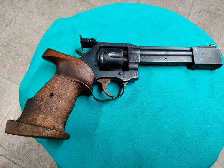 Para un amigo pongo este aviso.
Vendo revólver Manurhin MR .32 MATCH.
Cañon de 6 pulgadas. En perfecto 01