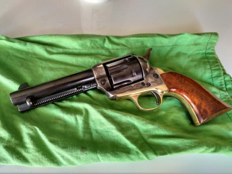 En venta revolver Model Pacemaker SAA 1873 Single Action fabricación Uberti 4-3/4"en perfecto estado, 02