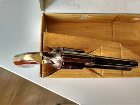 En venta revolver Model Pacemaker SAA 1873 Single Action fabricación Uberti 4-3/4"en perfecto estado, 00