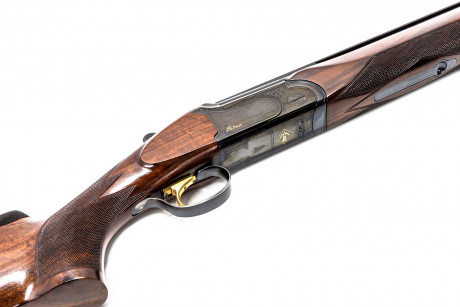 Se vende escopeta marca Antonio zoli modelo ritmo trap,  edición limitada calibre 12, de cañón 75cm.

La 01
