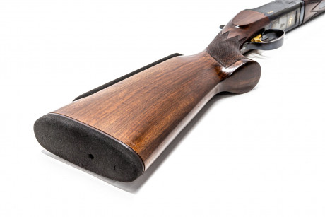 Se vende escopeta marca Antonio zoli modelo ritmo trap,  edición limitada calibre 12, de cañón 75cm.

La 00