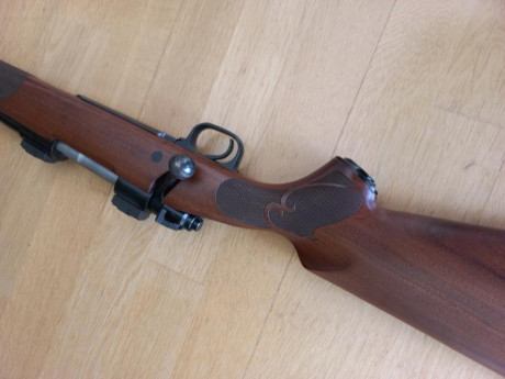 Estimados todos.
Aquí os presento mi rifle en venta Winchester 70 pre 64 featherweight en 300wsm.
Cantonera 01
