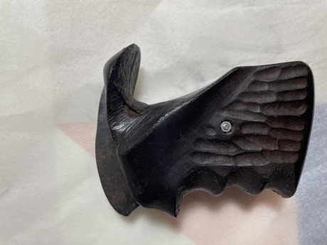 Vendidas. Se puede cerrar.
Cachas anatómicas para Astra Match
Son de baquelita o polímero muy duro. Talla 00