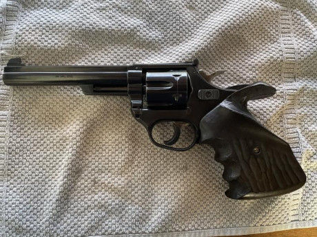 Vendidas. Se puede cerrar.
Cachas anatómicas para Astra Match
Son de baquelita o polímero muy duro. Talla 21