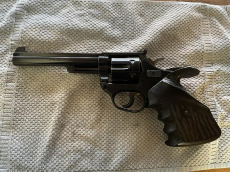 Vendidas. Se puede cerrar.
Cachas anatómicas para Astra Match
Son de baquelita o polímero muy duro. Talla 20