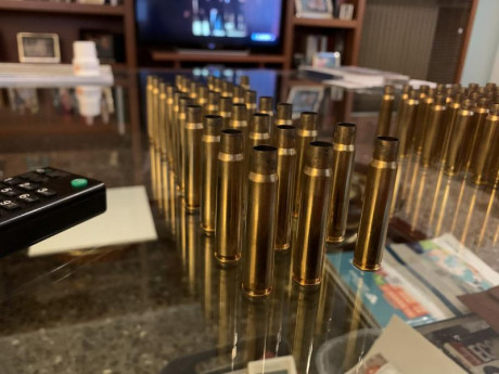 Se venden vainas 8x57js de un solo disparo efectuado por fusil de cerrojo.
Dispongo de 155 vainas Norma 01