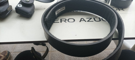 Buenas tardes, un compañero me ha pedido que le anuncie una pistola para poner a la venta.
Se trata de 10