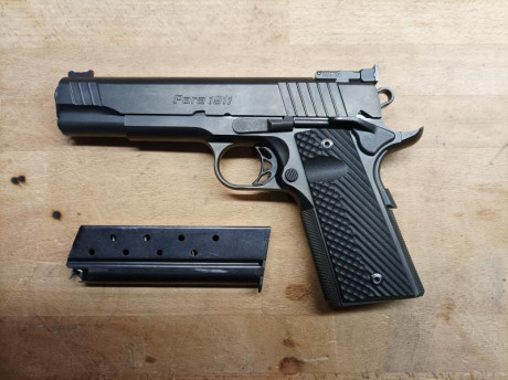 PARA USA 1911 Pro Comp 9mm del 2015. Con sus 2 cargadores de serie. Muy afinada. Unos 5000 disparos aprox.
PARA 00