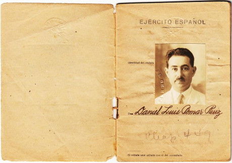  EN RECUERDO Y HOMENAJE A LOS QUE YA NO ESTÁN. 

Si pones en  GOOGLE    PASAPORTES EN LA MEMORIA   da 111