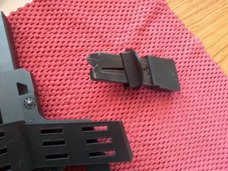 Vendo caza vainas para Walther gsp.
No hace falta desmontarlo para cargar, con ventana para ver si hay 170