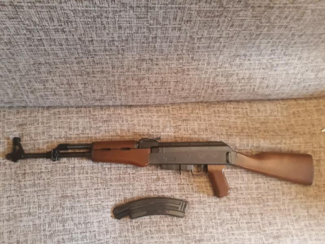 Vendo ak 47 Adler en 22 lr un cargador y pietta pps en 22lr dos cargadores uno de tambor y otro largo 01