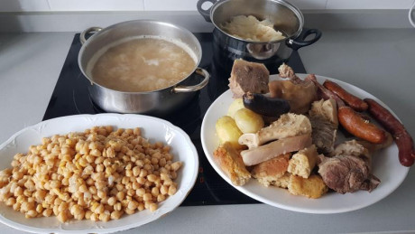 Hoy para comer acelgas hervidas y chuletón de vaca gallega vieja con seis semanas de maduración en cámara 161