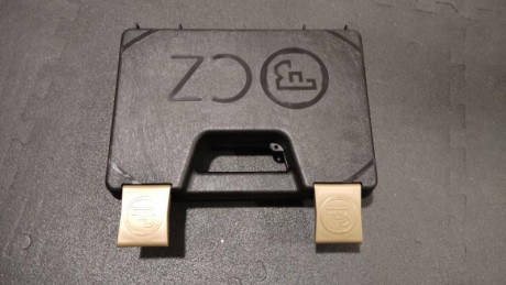 Tengo un amigo interesado en comprar un maletín original de CZ ( como el de la foto ) 00