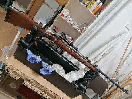 Hola.

Vendo Remington 700 BDL en calibre 35 Whelen.  
No hay muchos en este calibre . 
Creo que es de 01