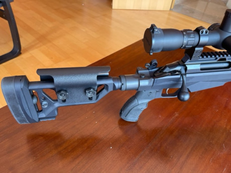 Vendo rifle táctico Tikka 308win.
Está nuevo a estrenar. 
Equipado con mira sightron 10-50x60, monturas 01