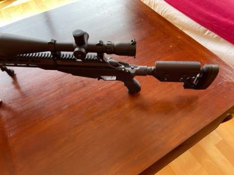 Vendo rifle táctico Tikka 308win.
Está nuevo a estrenar. 
Equipado con mira sightron 10-50x60, monturas 00