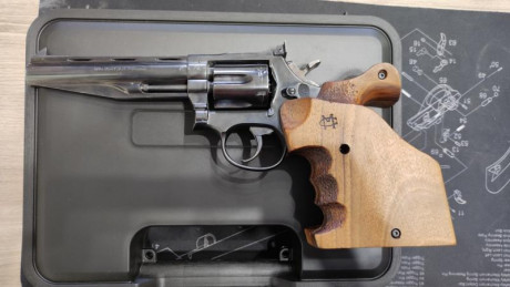  VENDO REVOLVER LLAMA OLIMPIC CON CACHA ANATOMICA MORINI 

Marca: LLAMA
Modelo: OLIMPIC
Calibre: 38 Special
Estado: 01