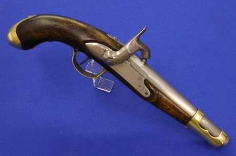 Voy a colocar unas fotos de un arma larga alemana de llave de mecha del siglo XVI. 172