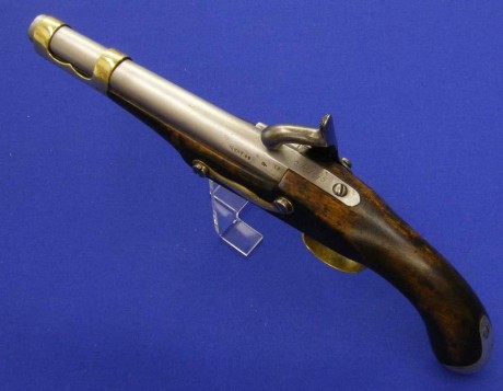 Voy a colocar unas fotos de un arma larga alemana de llave de mecha del siglo XVI. 10