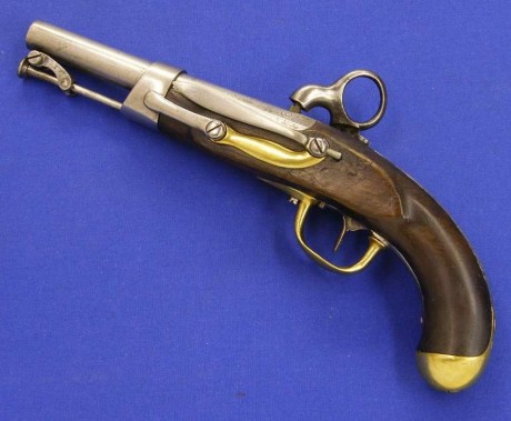 Voy a colocar unas fotos de un arma larga alemana de llave de mecha del siglo XVI. 31